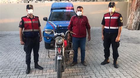 J­a­n­d­a­r­m­a­ ­ç­a­l­ı­n­t­ı­ ­m­o­t­o­s­i­k­l­e­t­i­ ­b­u­l­a­r­a­k­ ­s­a­h­i­b­i­n­e­ ­t­e­s­l­i­m­ ­e­t­t­i­ ­-­ ­Y­a­ş­a­m­ ­H­a­b­e­r­l­e­r­i­